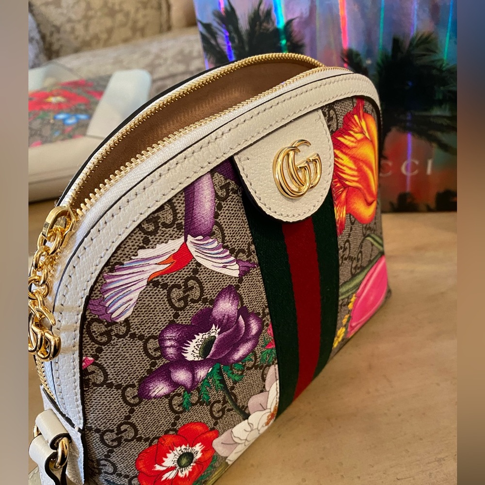 💔SOLD💔 Gucci GG Supreme Monogram Flora- Dome Shoulder Bag with White strap